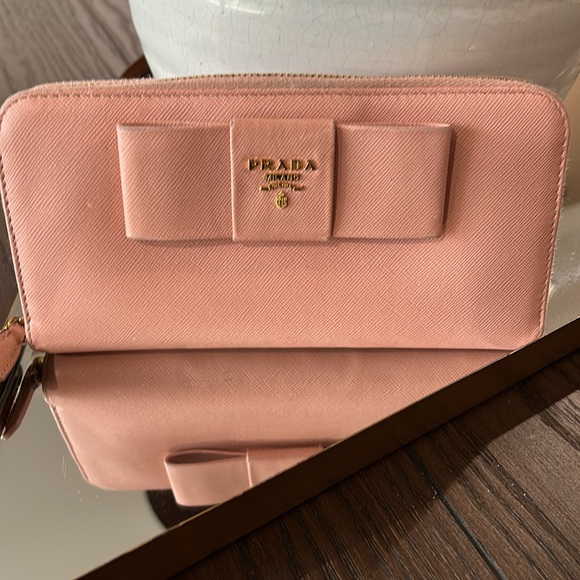 GUC Pink PRADA Bow Long Zippered Wallet - Picture 2 of 6